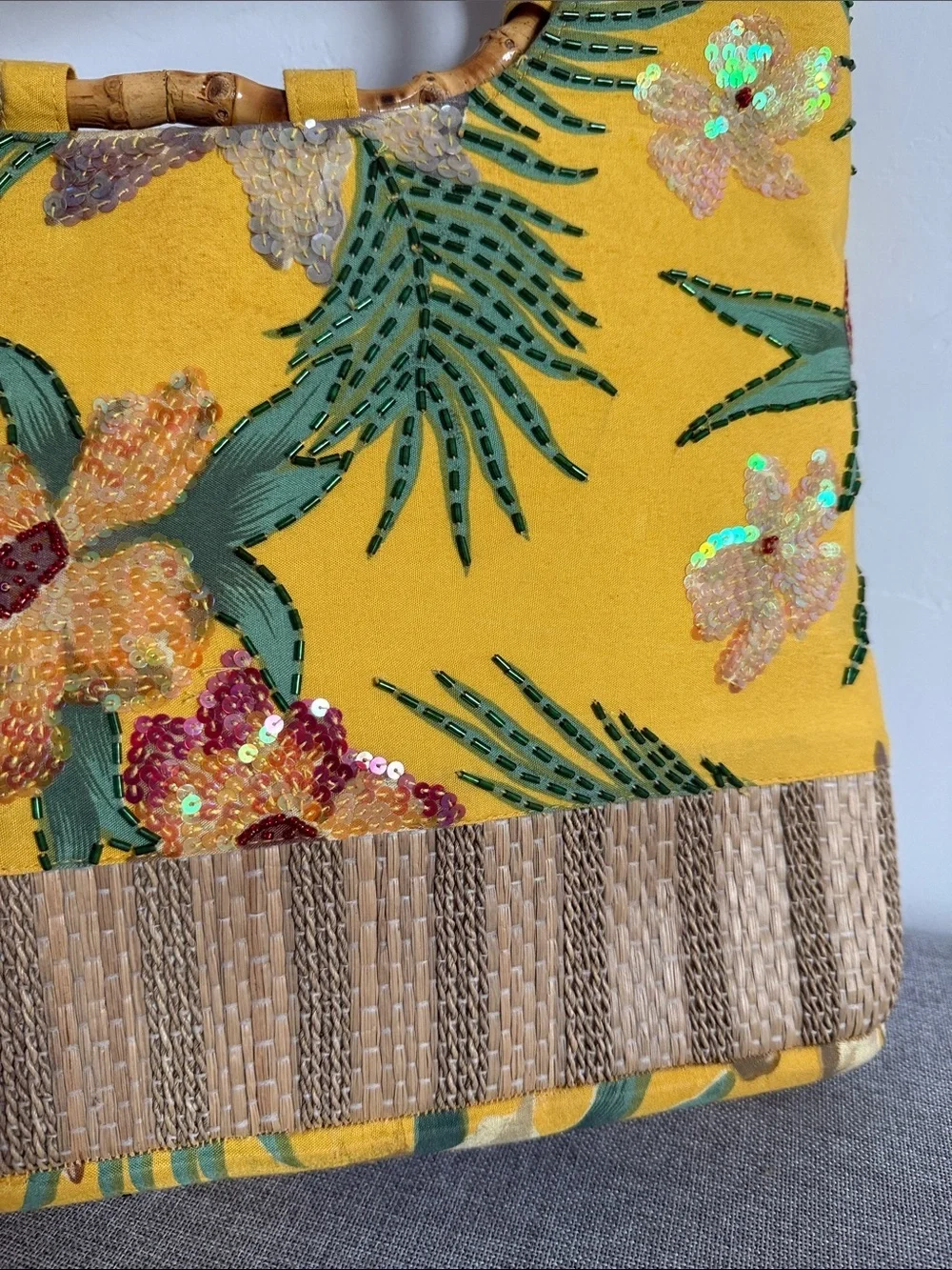 Yellow vintage Floral Bamboo-Handle Tote Bag - Picture 13 of 16